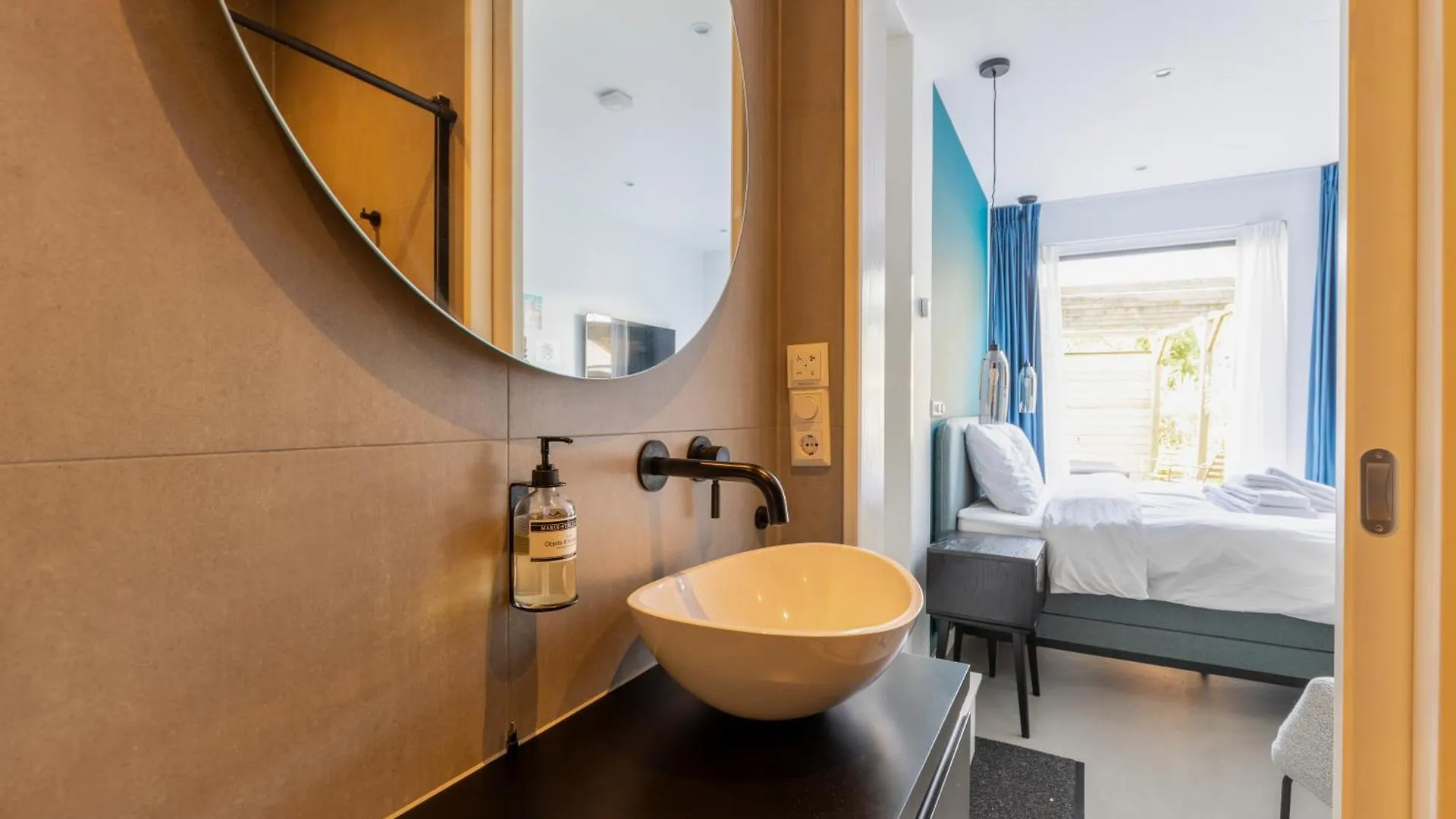 Het Huis Met De Groene Deur Amsterdam Bed & Breakfast